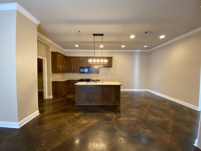 Building Photo - Charming 2BR/2BA Home in Shenandoah Ridge with Garage & Cozy Fireplace