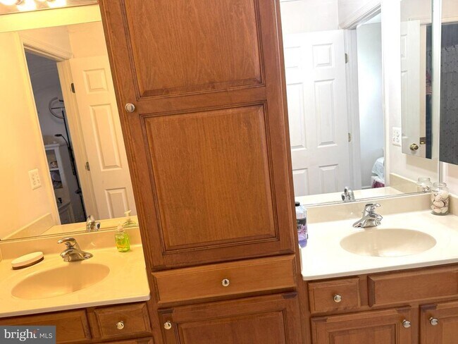 Building Photo - 18416 Beechnut Way