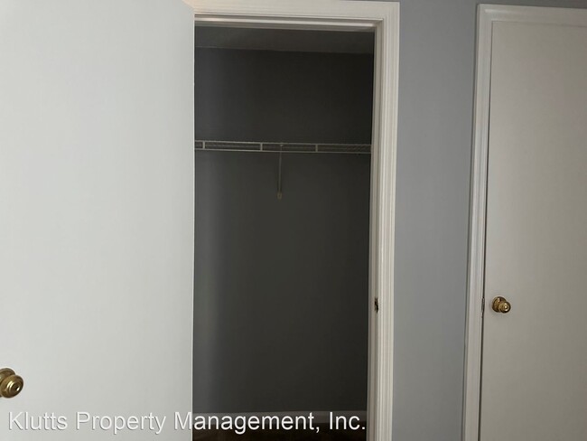 Building Photo - 3 br, 2 bath House - 1630 Arlyn Circle Unit J