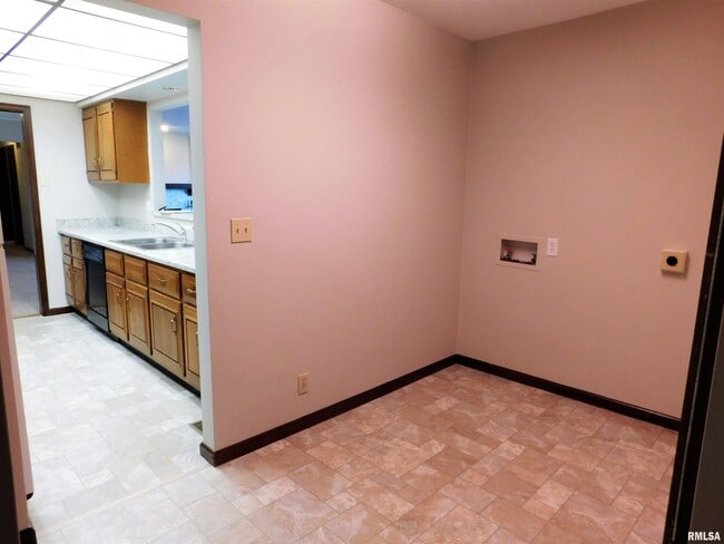 Building Photo - 1013 E Jackson St