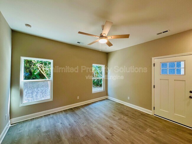 Building Photo - 312 Wood Dale Dr