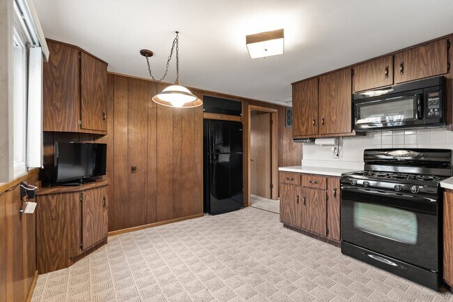 Building Photo - 537-541 N Edgelawn Drive Unit 539