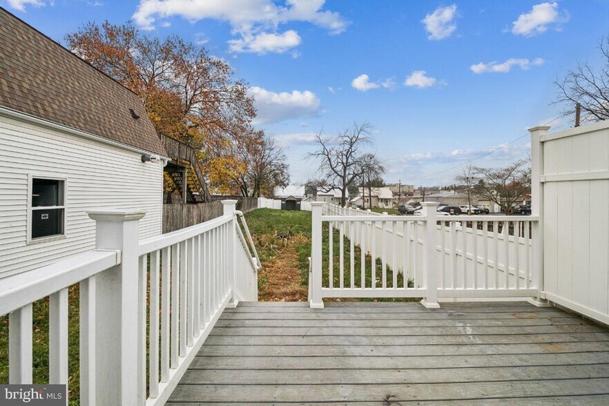 Building Photo - 50 S Church St