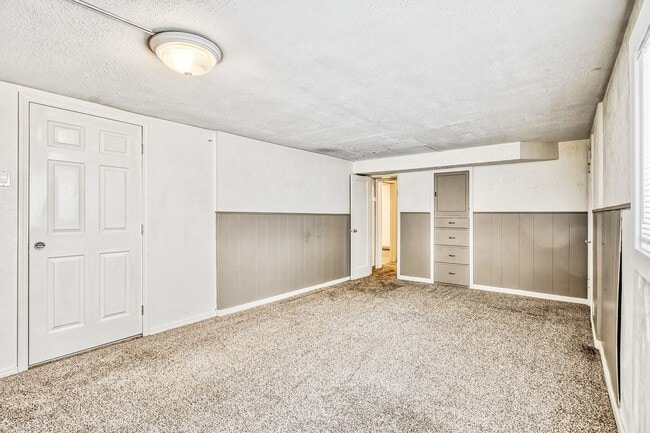 Building Photo - 1463 E 2700 S