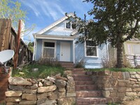 Building Photo - Cute Victorian!