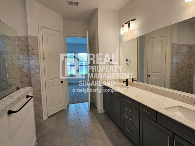 Building Photo - Move-In Ready Home in Sienna with Resort Amenities