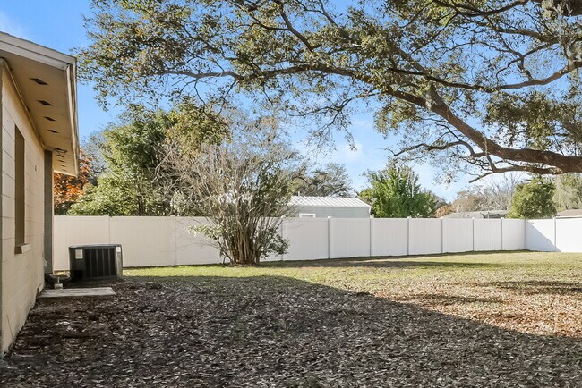 Building Photo - 3014 N Pineway Dr