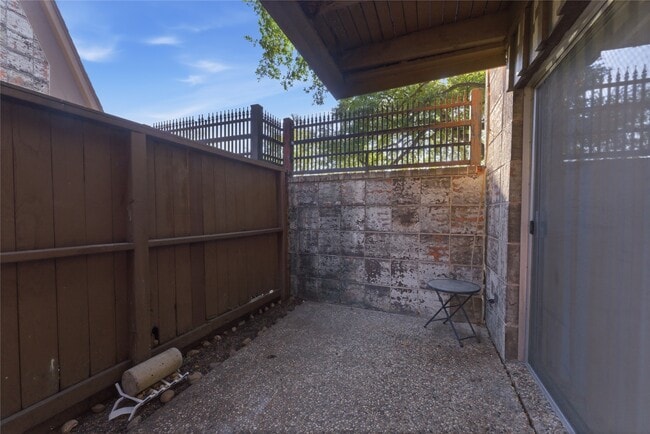 Building Photo - 2574 Marilee Ln