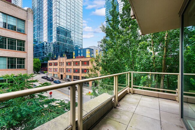 Building Photo - Bright Corner 1Bed/1Bath Condo in the Heart of Downtown Seattle!