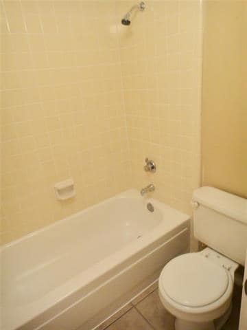 Building Photo - 512 White Oak St