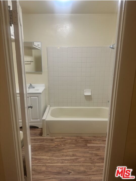 Building Photo - 6901 S Menlo Ave