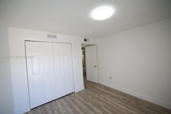 Building Photo - 3501 W 11th Ave