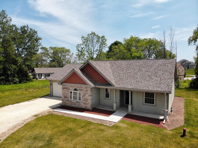 Building Photo - 1255 Westwood Dr