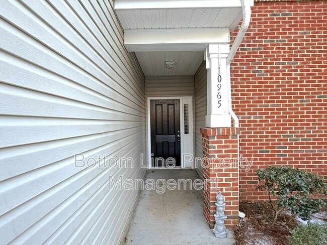 Building Photo - 10965 Princeton Village Dr