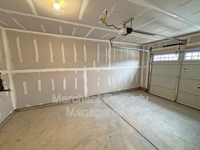 Building Photo - 305 Mancini Dr