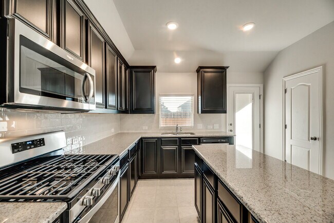 Building Photo - Perfect 3 bed 2 bath in new development in...