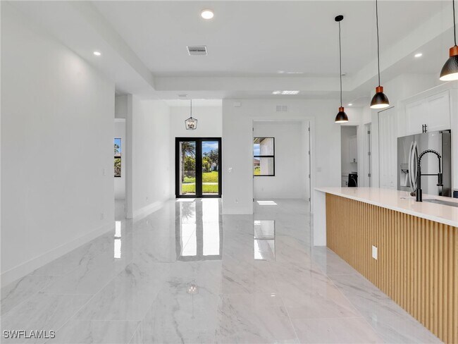 Building Photo - 2140 NW 23rd Ave