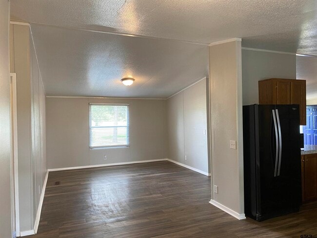Building Photo - 22944 Shell Shore Dr