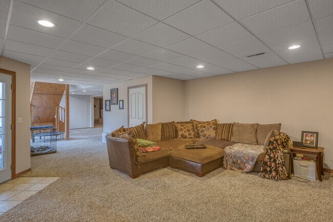 Building Photo - Highly desirable home in Briarbrook