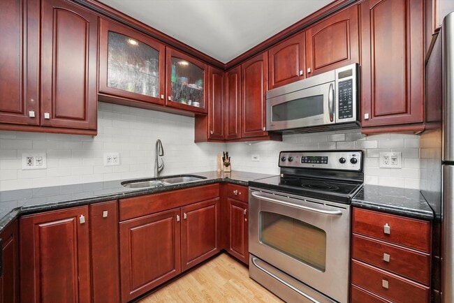 Building Photo - 30 E Huron St