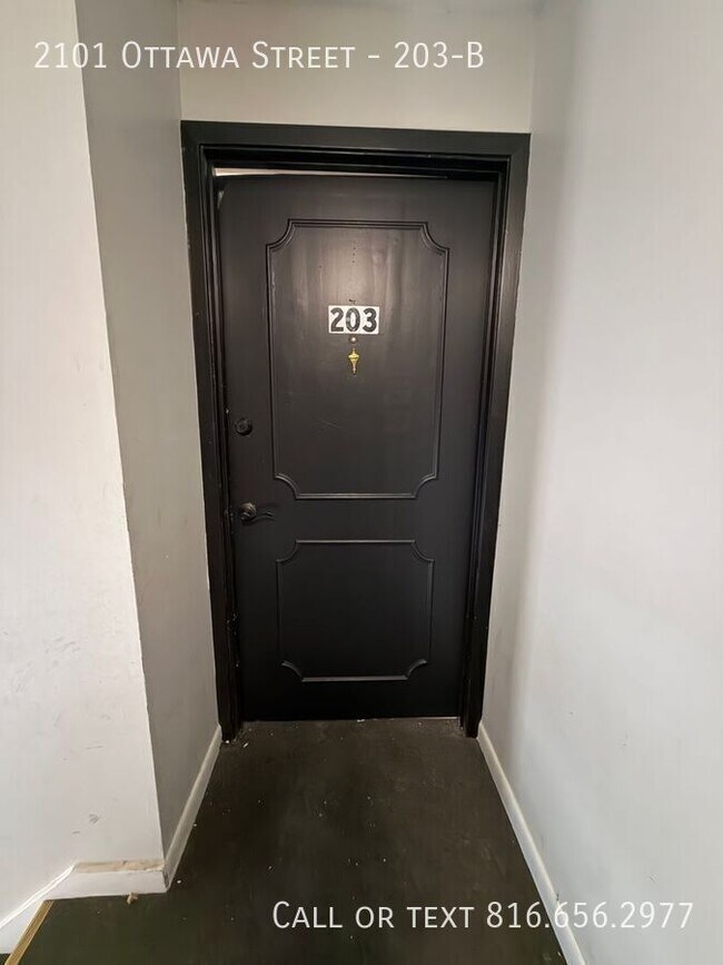 Building Photo - 2101 Ottawa St