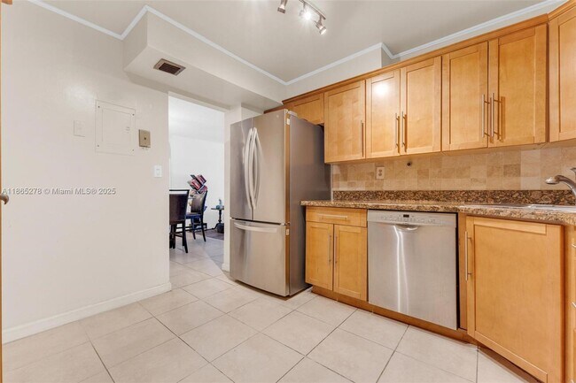 Building Photo - 2780 NE 183rd St