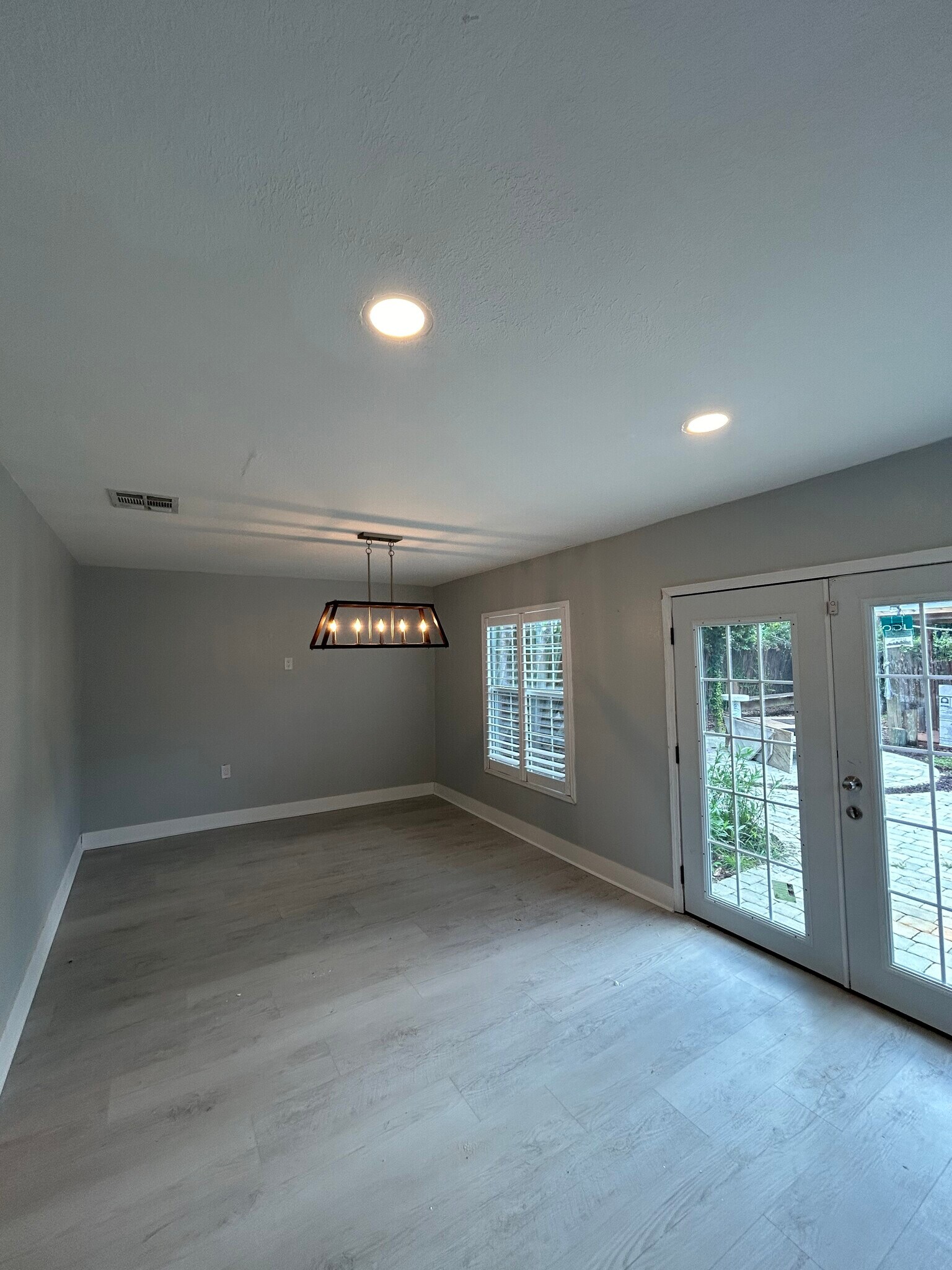 Building Photo - 141 81st Ave N