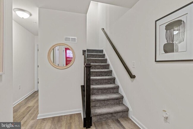 Building Photo - 2051 Ter Vw Ln