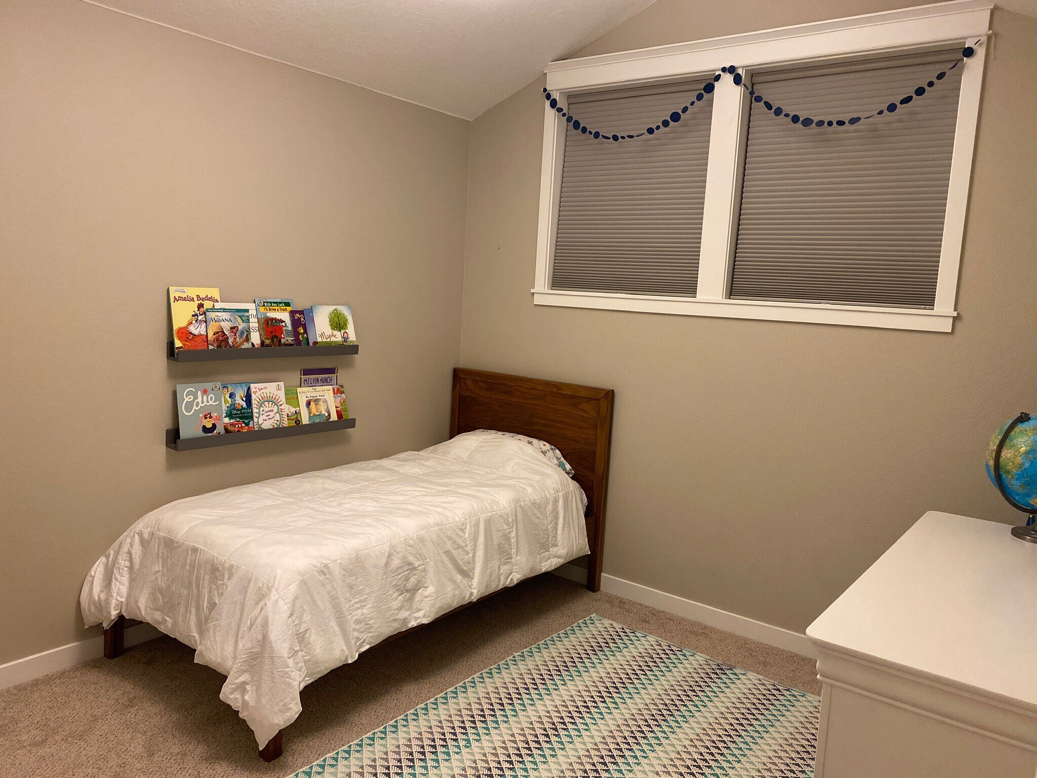 Bedroom - 608 E Taylor Dr