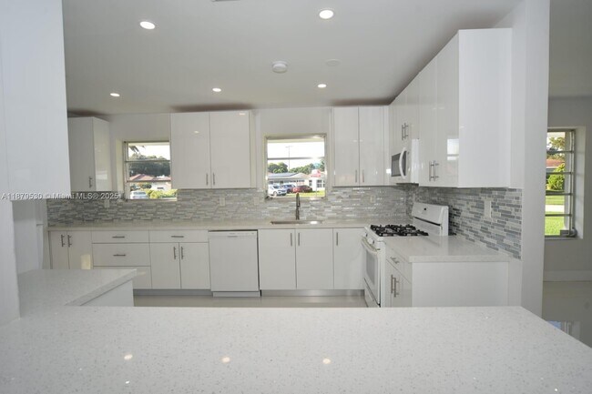 Building Photo - 18601 SW 97th Ct