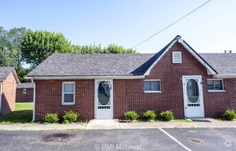 Building Photo - "Charming 1-Bedroom Retreat in Greenfield ...
