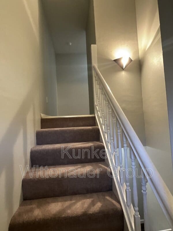 Building Photo - 415 Williamsburg Dr