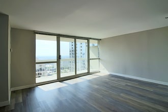 Building Photo - 1 E Delaware Pl