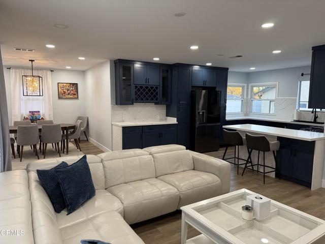 Building Photo - 1075 Chevron Ct