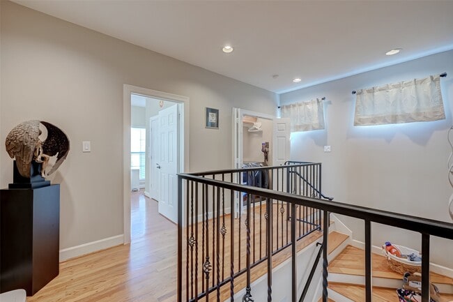 Building Photo - 410 Fowler St