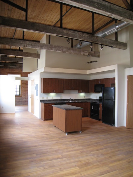 Building Photo - 6200 2nd Ave