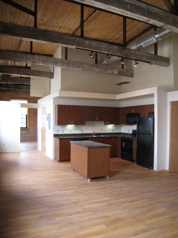 Building Photo - 6200 2nd Ave