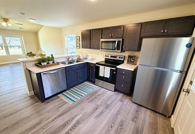 Building Photo - 1709 Hanover Blvd