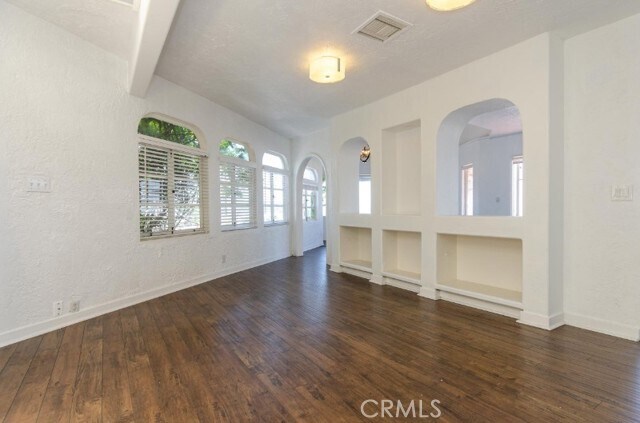 Building Photo - 212 N Coast Hwy