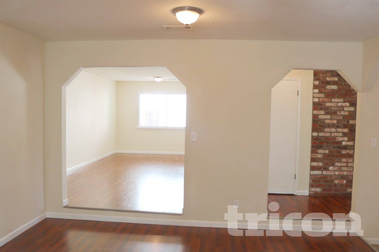 Building Photo - 2607 Orchid St