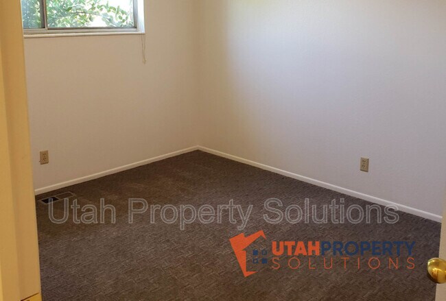 Building Photo - 2880 La Strada Way