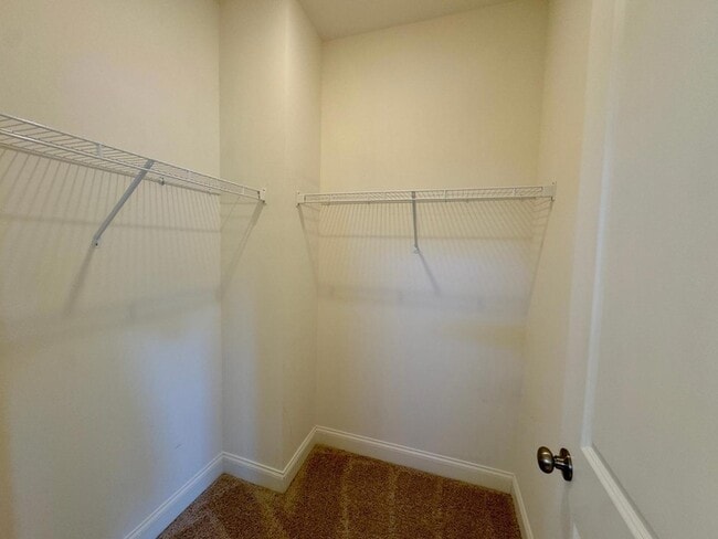 Building Photo - 2550 Frg Vlg Wy