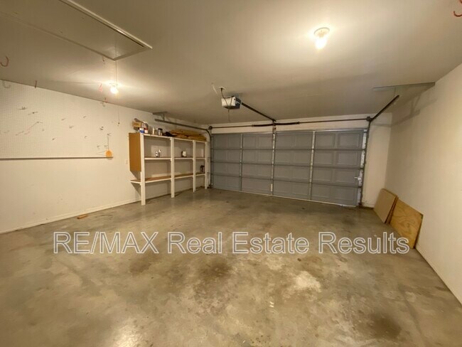 Building Photo - 1601 S 24th Pl