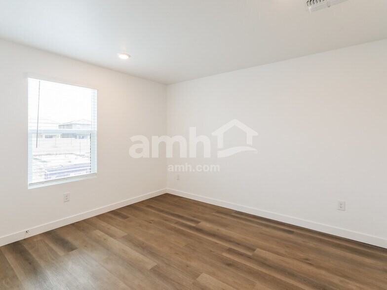 Building Photo - 7433 S Keller Ln
