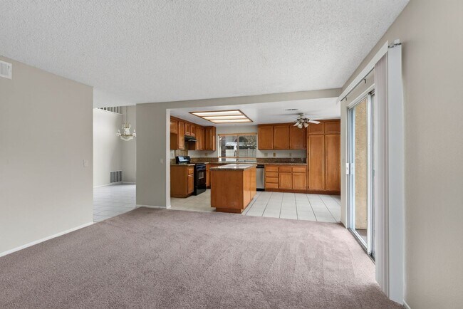 Building Photo - 7272 Foxcroft St