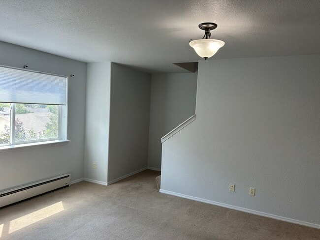 Building Photo - 1201 Wineglass Ct