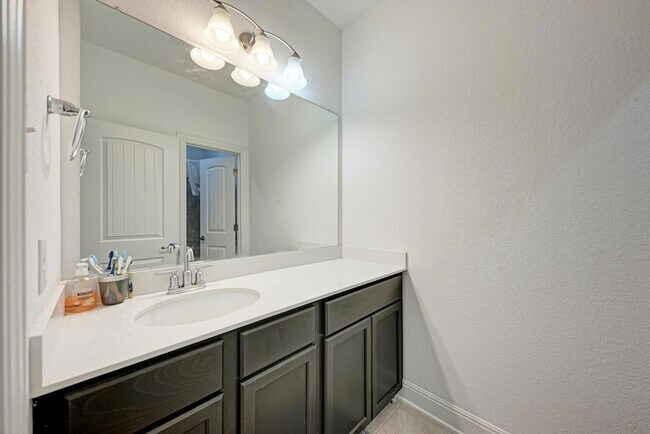 Building Photo - 101 Caponi Fish Ln