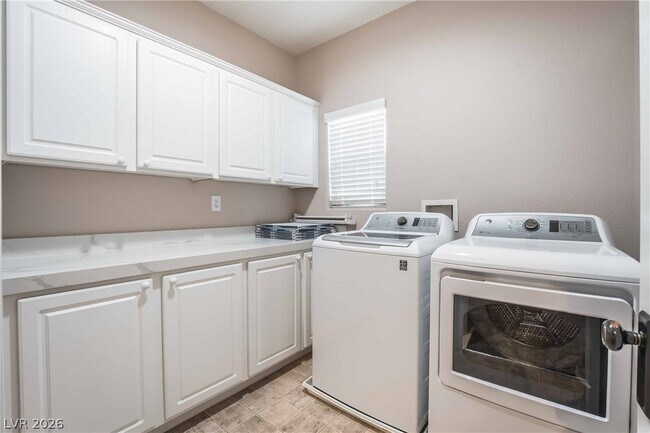 Building Photo - 220 Via Mezza Luna Ct
