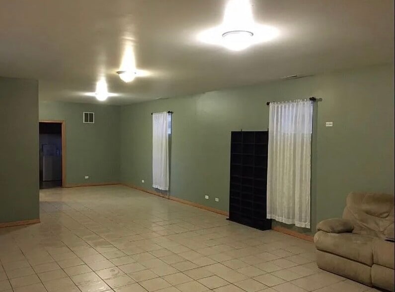 Basement. Great space for home theater! - 419 W Root St
