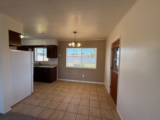 Building Photo - REDUCED!! 3 Bed 1 1/2 Bath Home with Firep...